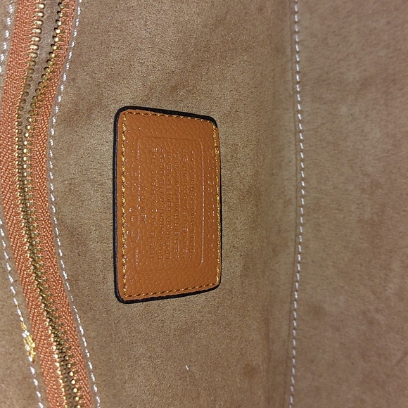 NOT FOR SALE Beautiful NWT Coach Field Tote - Picture 11 of 17